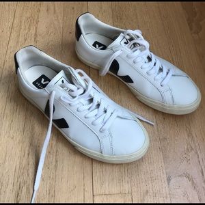 Veja Leather Esplar size 7